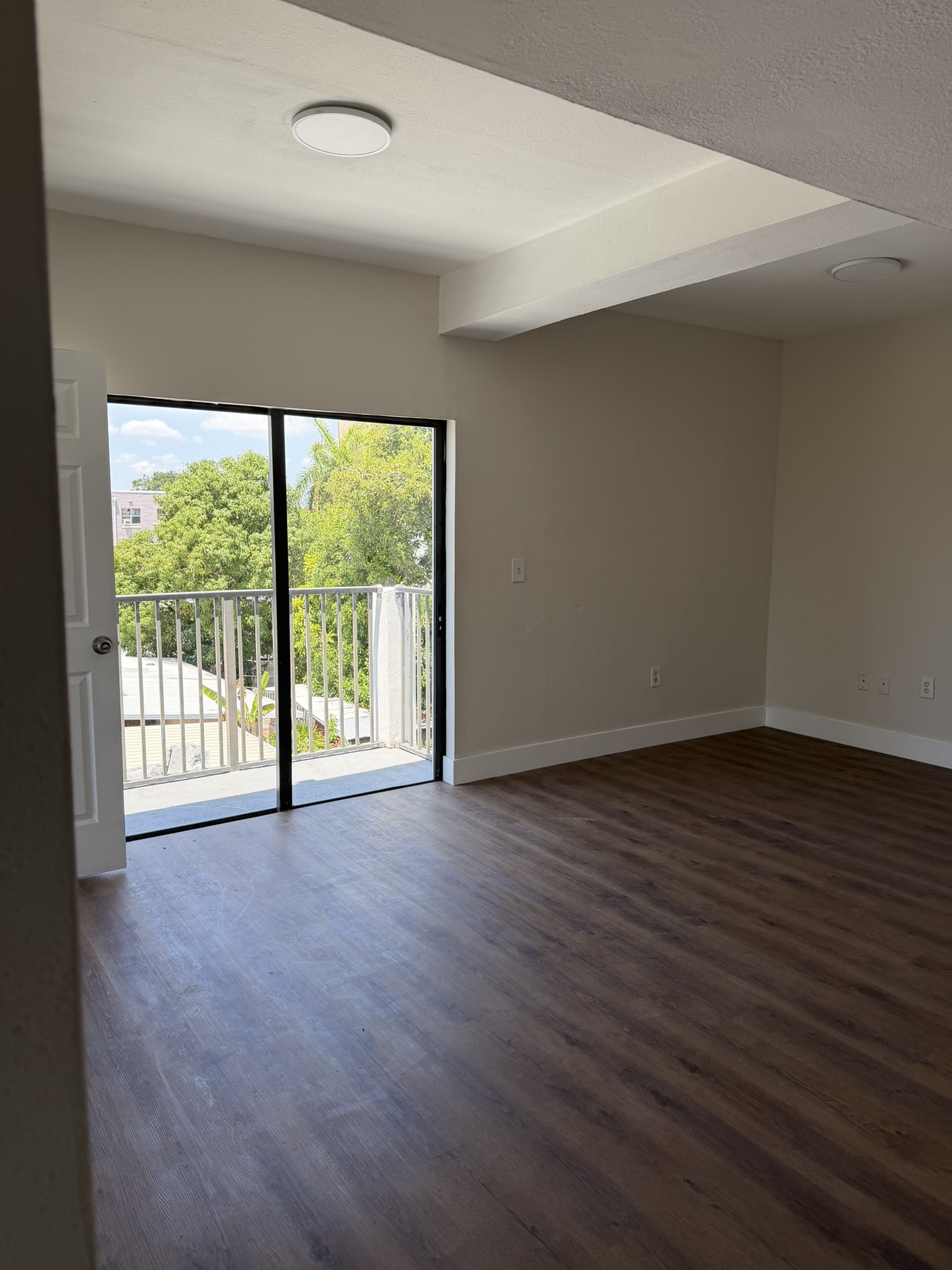 Apt 304 - 3