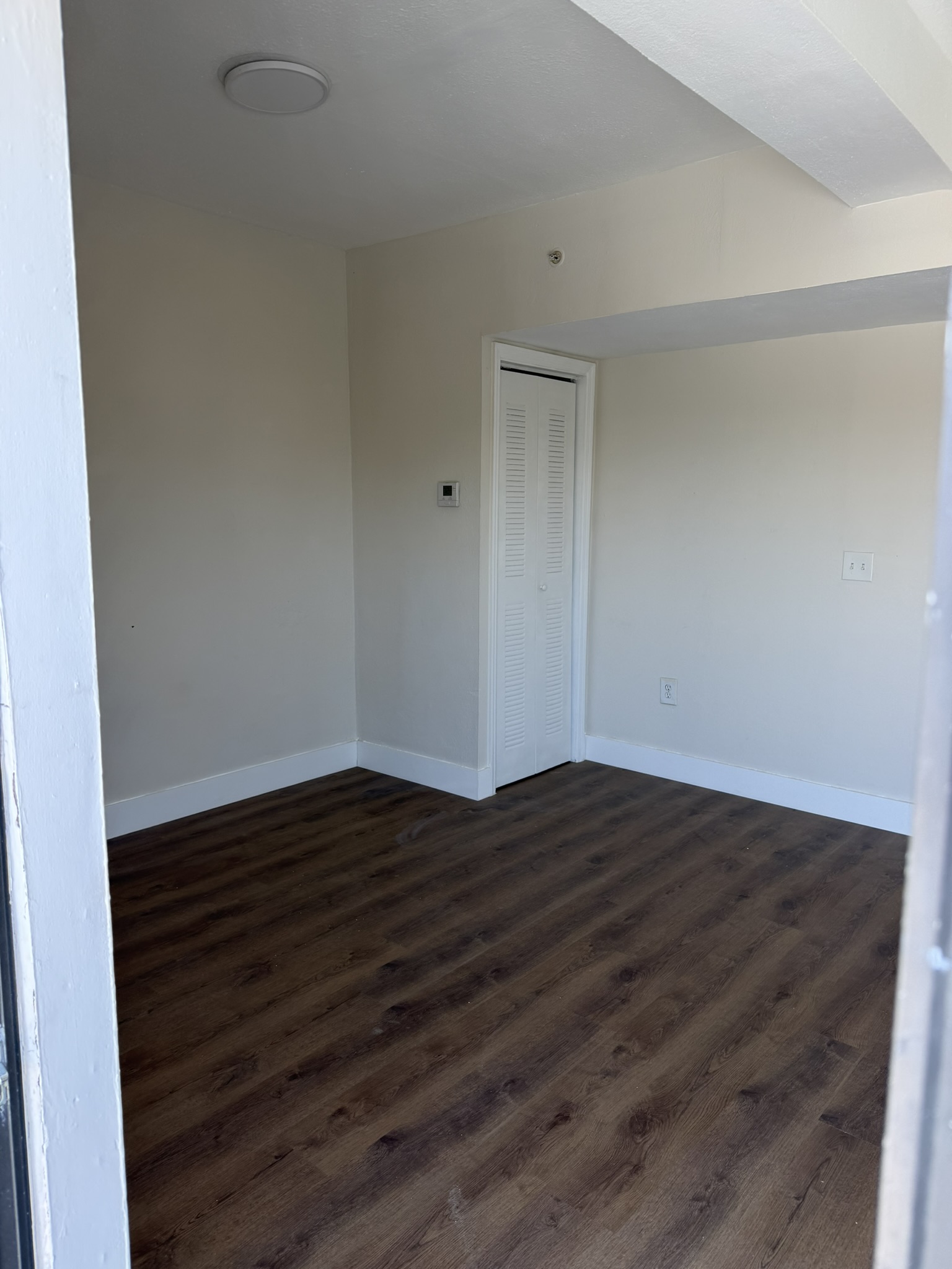 Apt 304 - 7