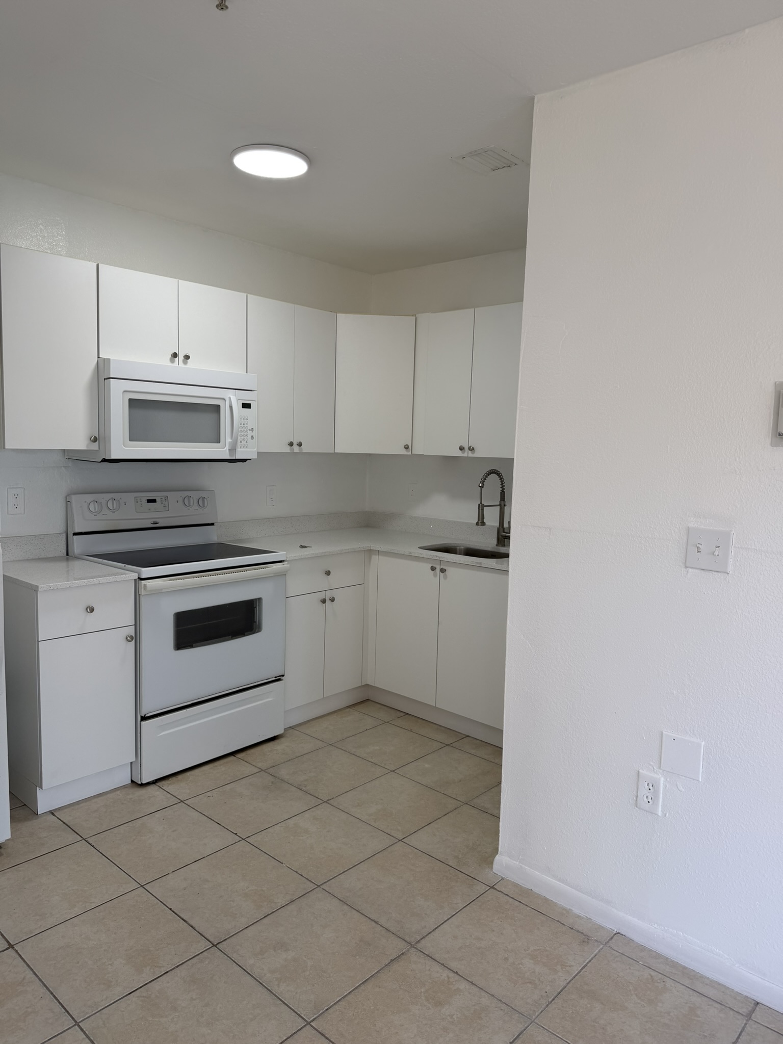 Apt 101 - 10