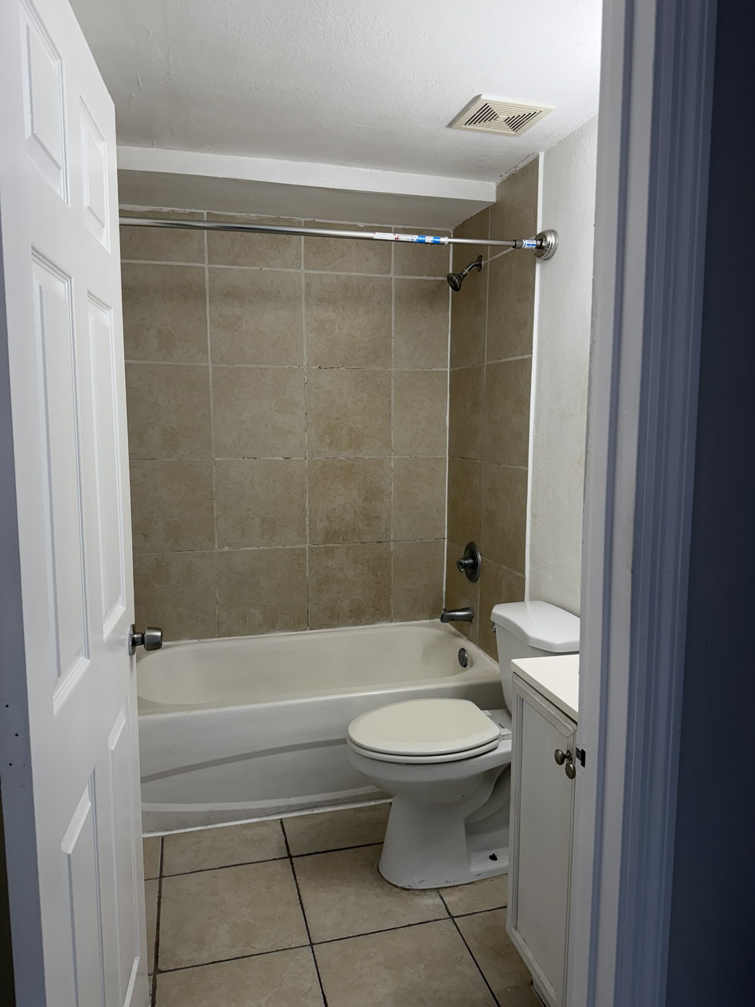 Apt 302 - 8