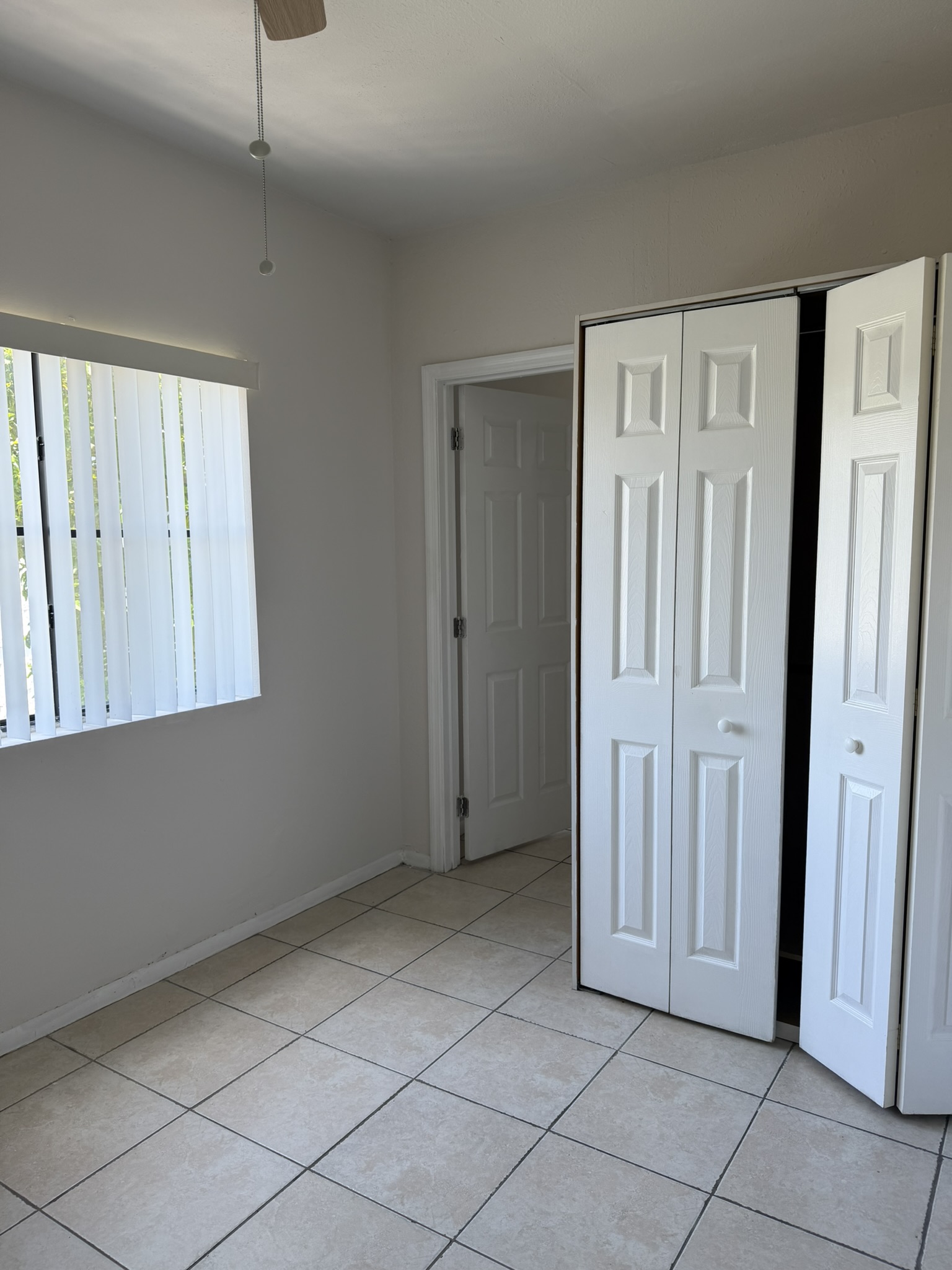 Apt 202 - 5