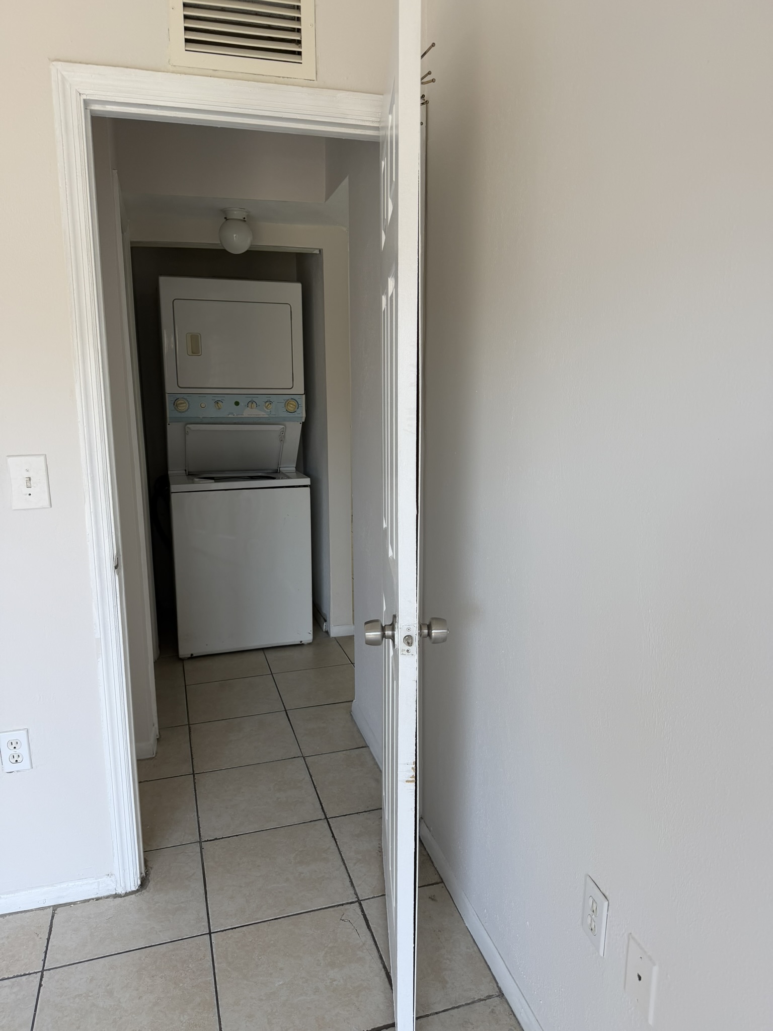 Apt 202 - 7